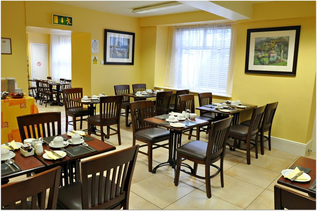 Maple Hotel Dublin Bagian luar foto